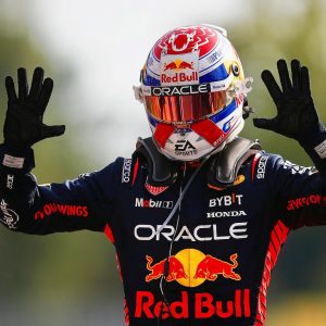 Max Verstappen Instagram - A 10/10 performance today @redbullracing 🏆

To win 10 races in a row, and 15 consecutive races as a team, is unbelievable! 💪 I’m beyond proud to achieve this milestone together 👏

Today we will enjoy this moment and then we will keep pushing for more ☝

 #ItalianGP