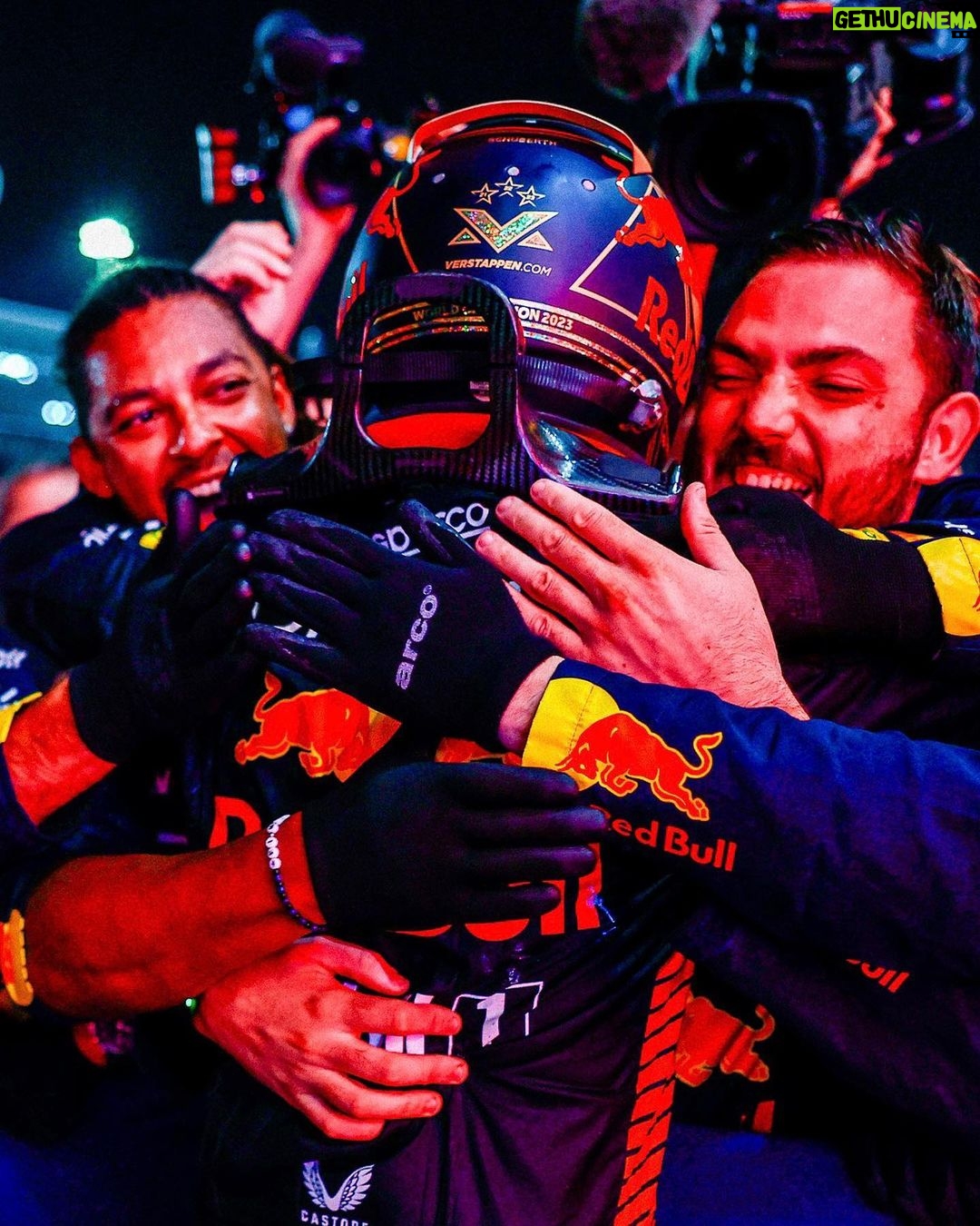 Max Verstappen Instagram - Champions š Winning the race is the perfect way to end an amazing weekend @redbullracing š Thank you all for the tremendous supportĀ andĀ messagesĀ š #QatarGP Losail International Circuit