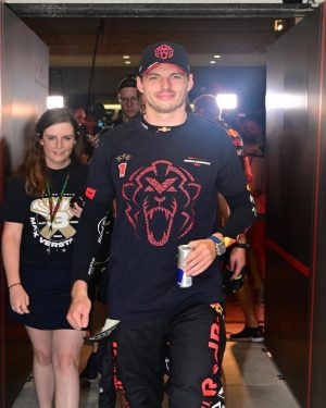 Max Verstappen Instagram - ⭐⭐⭐

What an amazing year! It is incredible to be part of this team, @redbullracing 🙌 Thank you to everyone at the track and back in the factory for all the effort that has gone into this year to achieve this, we can all be very proud 👏

To be a three time World Champion feels absolutely incredible #ThirdStar