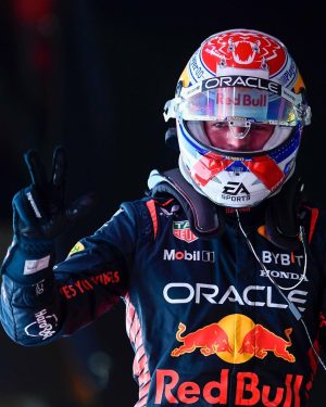 Max Verstappen Instagram - ⭐⭐⭐

What an amazing year! It is incredible to be part of this team, @redbullracing 🙌 Thank you to everyone at the track and back in the factory for all the effort that has gone into this year to achieve this, we can all be very proud 👏

To be a three time World Champion feels absolutely incredible #ThirdStar