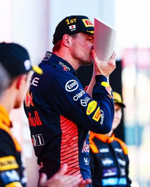 Max Verstappen Instagram - Constructors Champions of the world!!! 🏆

What an unbelievable season we’re having 🙌 I couldn’t be more proud to be part of this @redbullracing 🙌 Everyone working on the track and back in the factory, thank you so much. What a rocket ship 🚀

It’s amazing to achieve this milestone here in Japan 🇯🇵 Thank you everyone for your amazing support 👏