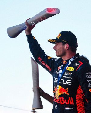 Max Verstappen Instagram - Constructors Champions of the world!!! 🏆

What an unbelievable season we’re having 🙌 I couldn’t be more proud to be part of this @redbullracing 🙌 Everyone working on the track and back in the factory, thank you so much. What a rocket ship 🚀

It’s amazing to achieve this milestone here in Japan 🇯🇵 Thank you everyone for your amazing support 👏