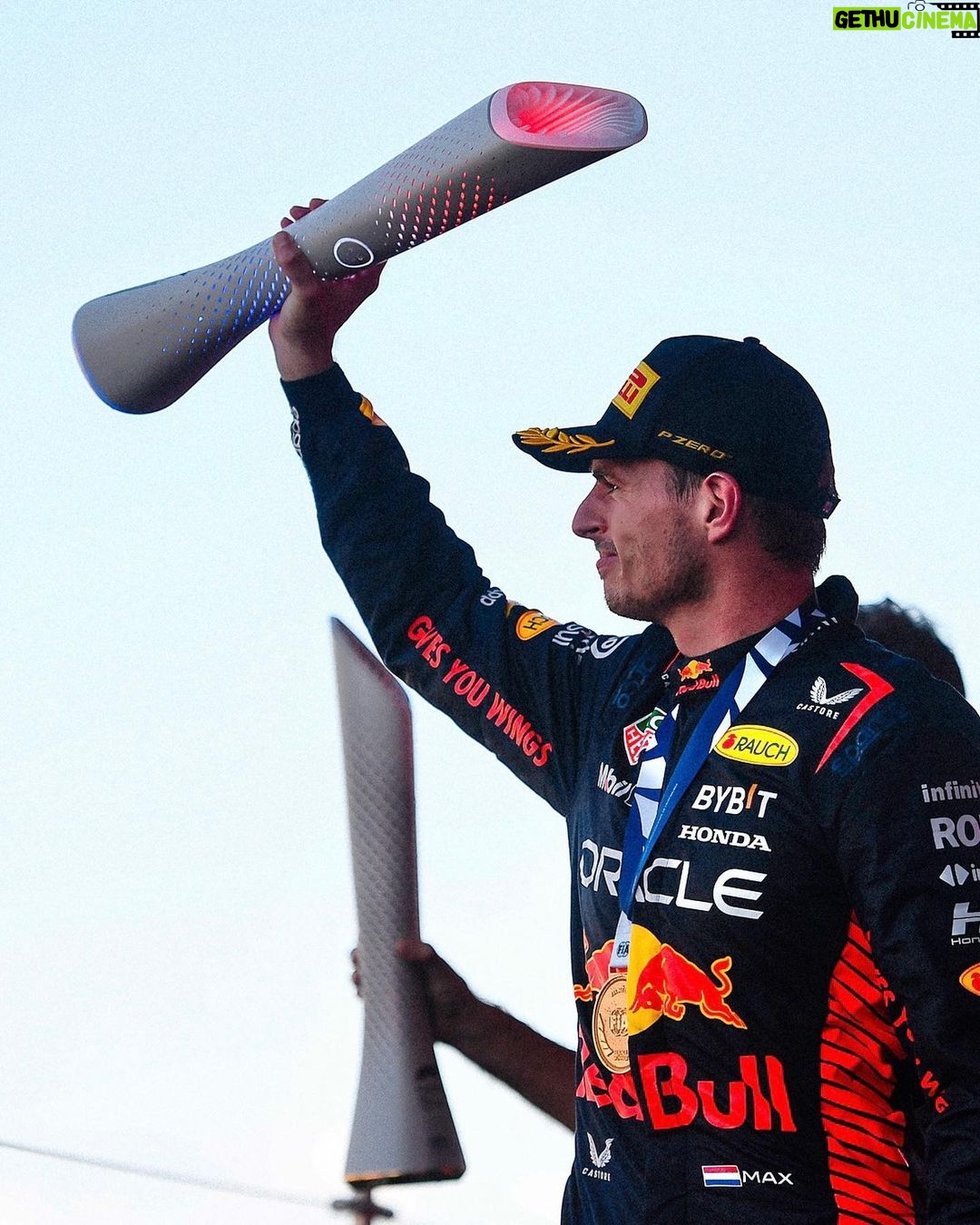 Max Verstappen - 877.6K Likes - Constructors Champions of the world!!! π
What an unbelievable season weβre having π I couldnβt be more proud to be part of this @redbullracing π Everyone working on the track and back in the factory, thank you so much. What a rocket ship π
Itβs amazing to achieve this milestone here in Japan π―π΅ Thank you everyone for your amazing support π