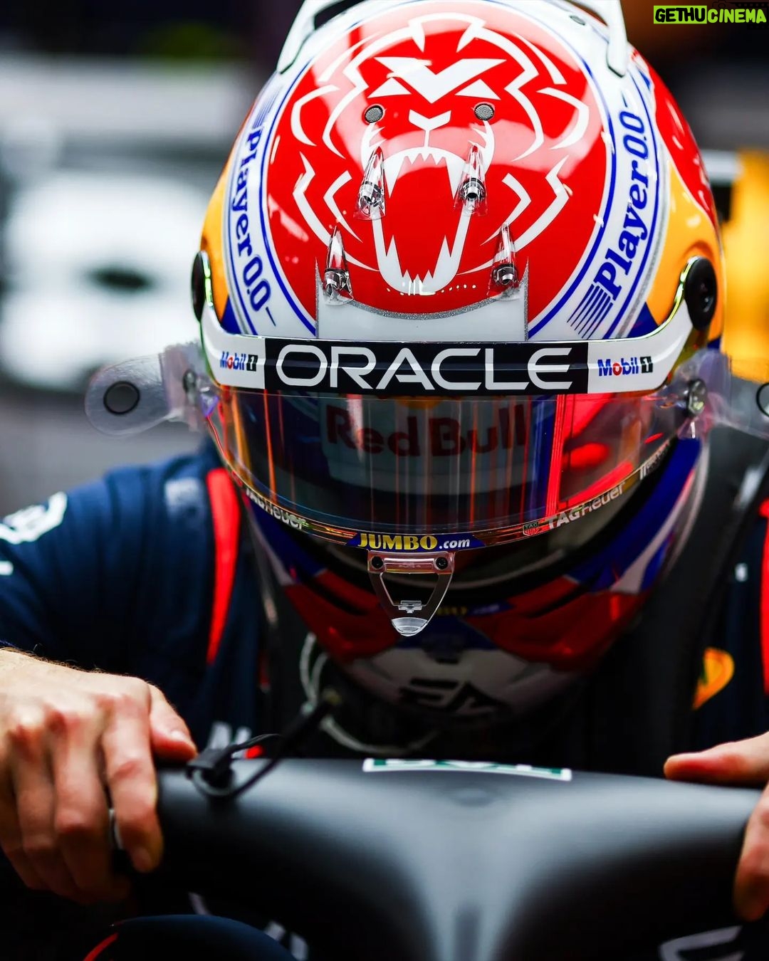 Max Verstappen Instagram - So far, it's a difficult weekend here in Singapore, resulting in a disappointing Qualifying. We go again tomorrow 👊 #KeepPushing Singapore Grand Prix