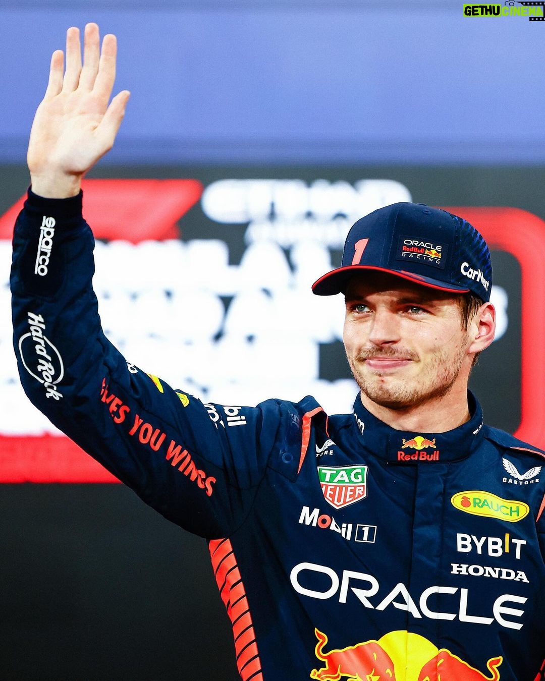 Max Verstappen Instagram - Great job team @redbullracing 🙌 Pole for the final race of the season!!! Very well done everyone. There’s one more push to go, let’s get it 💪 Yas Marina Circuit
