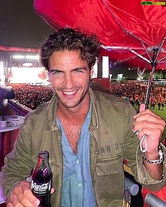 Maxi Iglesias - 153.1K Likes - "...me da igual si llueve o nieva..."
Disfrutando del Coca-cola Music Experience y uno de mis grupos favoritos 🤟🏽
Thankss @cocacola_esp
#CCME #CokeStudio #publi