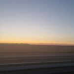 Maxi Iglesias Instagram - “La buena onda” desde que vinimos aquí hace hace años por primera vez, sigue estando.. Lo que une, junta, Lo que aparece , lo que se mantiene Los que se entienden Lo que fortalece algo, evidencia lo que va sobrando.. Lo que se disfruta, lo que realmente es necesario.. Ver el sol caer, comer y beber, sentados, de pie. Enseguida oro en el horizonte, otro amanecer Siempre hay algo en lo que creer. Tarifa