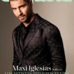 Maxi Iglesias Instagram - El actor @maxi_iglesias es el protagonista de “Los Artistas: Primeros trazos”, la nueva serie original de ViX que fue filmada en Estados Unidos y España, y que estará disponible en la plataforma de streaming a partir del viernes 7 de julio. El nuevo proyecto del madrileño, es una historia llena de suspenso, fraudes, falsificaciones y engaños que nos atrapará desde el primer capítulo. Maxi interpreta a Yago, un joven anticuario español. Disfruta de la entrevista completa y las fotografías exclusivas en nuestro sitio y en la edición impresa de Esquire. #PortadaDigital #EsquireMx #MaxiIglesias #LosArtistasViX #ViX @vix @vixoriginals Fotos: Juankr @juankr_ Estilismo: Caterina Ospina @cateoniwiki Peinado: Fernando Torrent @torrentfernando Maquillaje: Antonio Romero @antonioromeromakeup Producción: Tam Vekic @tamvekic Entrevista: Mario P. Székely @mario.szekely Director de arte: Pablo Enríquez @esedirector Director editorial: Alfonso Parra @alfonsoparra__ Asistente de estilismo: Rubén Cortés @ruwithoutpaul Asistente de producción: Victoria Prada @victoria_prada Total look, Giorgio Armani