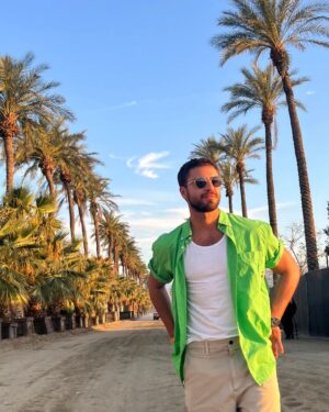 Maxi Iglesias Instagram - Últimos rayos de sol por aquí ..

@tommyhilfiger #EyeLoveTommy