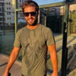 Maxi Iglesias Instagram - Cuando pierdes pero sales "alegremente digno" Girona Old Town