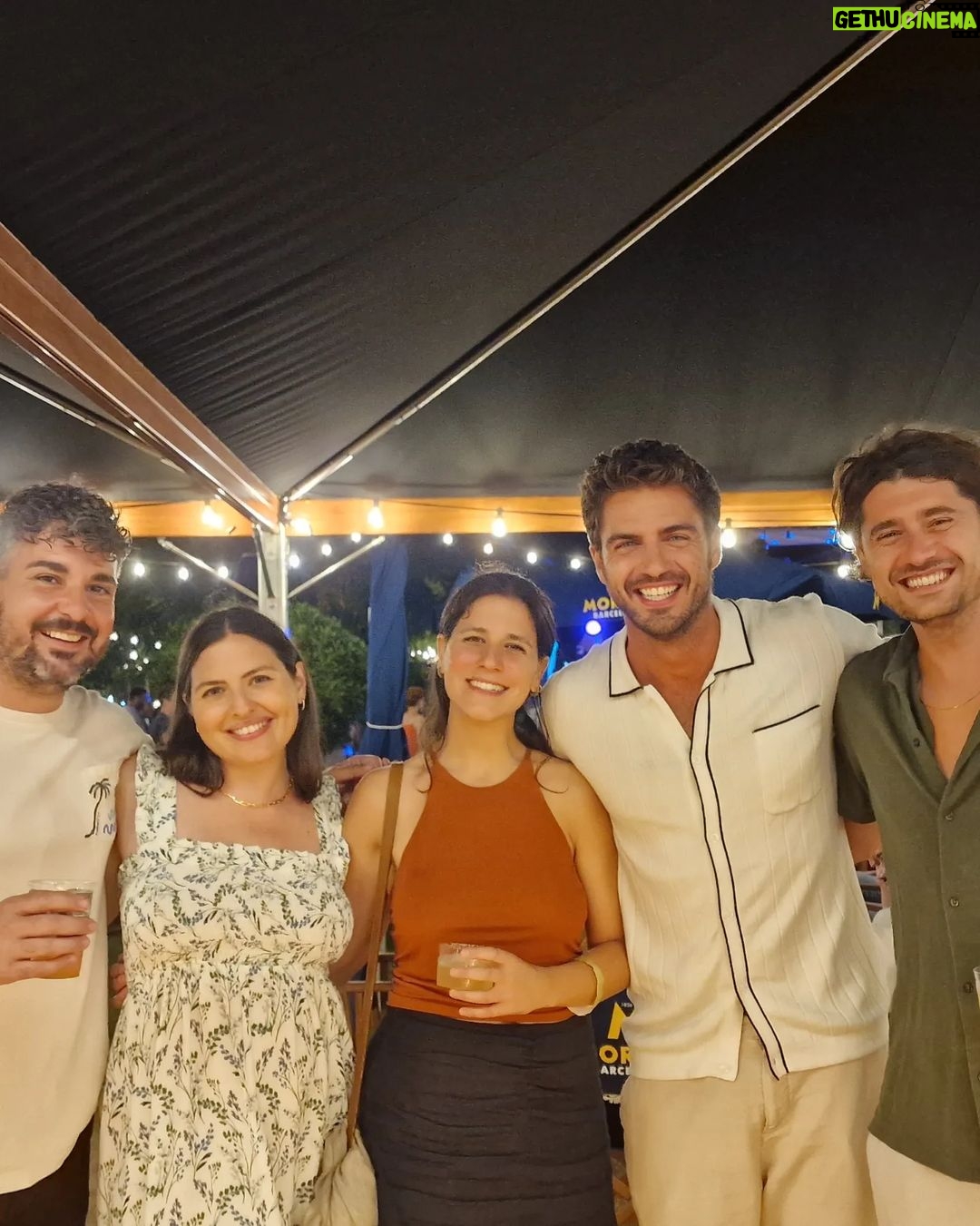 Maxi Iglesias - 89.7K Likes - De esos findes para recordar..
Costa Brava y su esencia
Mis dos mejores amigas del cole (bueno 2,5🤰)
Atardeceres de colores en el viento
El grupo que he unido ("Team temitas")
Comer, desde la boda en Galicia..qué deleite!