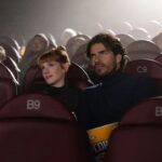 Maxi Iglesias Instagram - Ya disponible en vuestras camas.. Digo, en vuestras pantallas.. Valeria 3a temporada en @netflix Hay mucho Víctor ahí fuera..más guapos, menos guapos, más seguros o menos...con o sin traje y alrededor de los 30.. Este, el de @betacoqueta es arquitecto. Una versión muy concreta, que tratando de generalizar y al mismo tiempo no, por acotación de la constructora, delineada en guion con propósitos de vivienda pública, funcional e inaccesible..que no por eso tiene que encajar para la mayoria de la sociedad.. Cual "galán" convencional, aspiraciones de chalet en barrio residencial y que por muy ensamblado que aparezca, dentro no se encuentra a si mismo ni en línea recta..las curvas le ayudan a tapar algo más que una fachada principal y una bóveda le nubla en vez de darle claridad [ mental] Gracias por vuestro apoyo y cariño. Victor, ( auqnue no lo sepa )(o no sepa decirlo) os quiere