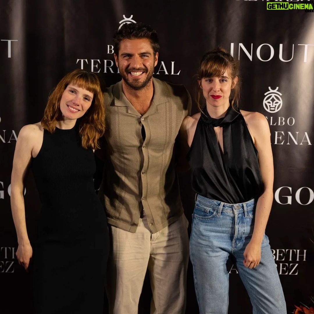 Maxi Iglesias Instagram - De estos días por Bcn.. De lluvias Nos fuimos de evento y hablamos de Valeria De detalles Nos fuimos de concierto a ver a la Lola De refugi Y he visto de las películas más surrealistas (o no) en lo que va de año y lo que quede.. ME Barcelona