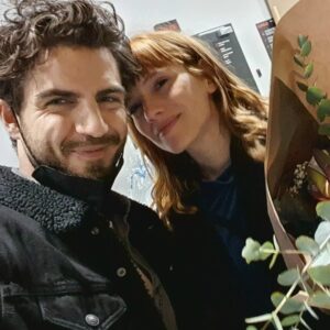 Maxi Iglesias Instagram - Esta cara de placer no es de ahora, pertenece a otro momento, mejor dicho, otra temporada de.. 

VALERIA, 

pero me sirve para anunciaros con el mismo gozo, satisfacción, ilusión y bienestar de entonces que estrenamos la TERCerA temporada de nuestra querida pelirroja y sus amigas este 2 de Junio, cómo no, en @netflix .

Ya de paso, aprovecho que estoy por aquí, para decir que no me gustan las noticias falsas y que se digan cosas que no son verdad..♥️