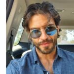 Maxi Iglesias Instagram - De cuando grababa Volver A Caer No tengo fotos de la serie, pero algún selfie así guarripe o mandándole algún video chorra a algún colega me hice. Lo típico. Ahora lo veo y me hace gracia #tbt