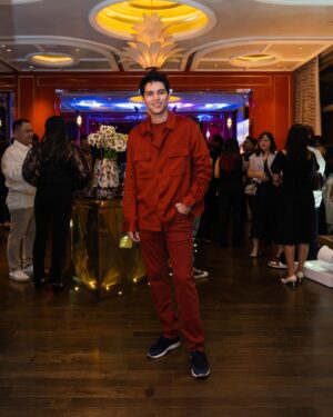 Maxime Bouttier Instagram - @daman_magazine 16th anniversary. Thank you for the award

Wrap in: @zegnaofficial 
Watch: @cartier @time.international 
Stylist: @ivanteguhsantoso 

#daman16