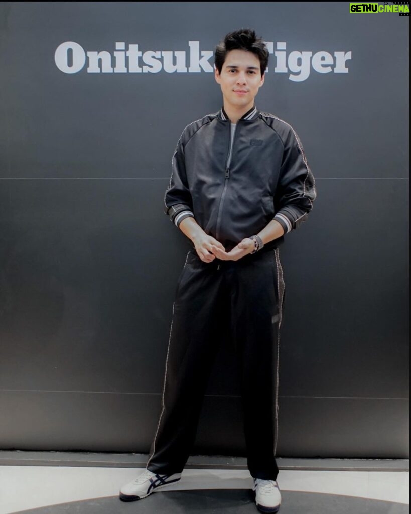 Maxime Bouttier Instagram - It was a fun night at the grand opening of ONITSUKA TIGER, TSM Makassar. Find the latest red tiger collection of #ONITSUKATIGER at the nearest @onitsukatigerindonesia store #onitsukatigerid