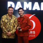 Maxime Bouttier Instagram - @daman_magazine 16th anniversary. Thank you for the award Wrap in: @zegnaofficial Watch: @cartier @time.international Stylist: @ivanteguhsantoso #daman16 Jakarta, Indonesia