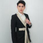 Maxime Bouttier Instagram - Yesterday night’s @samsungindonesia show! Styled by @wanda_haraa Designed by @rakeshd18 Hair by @chikievers Suit by @sasdesigns Taken by @snap.nuel