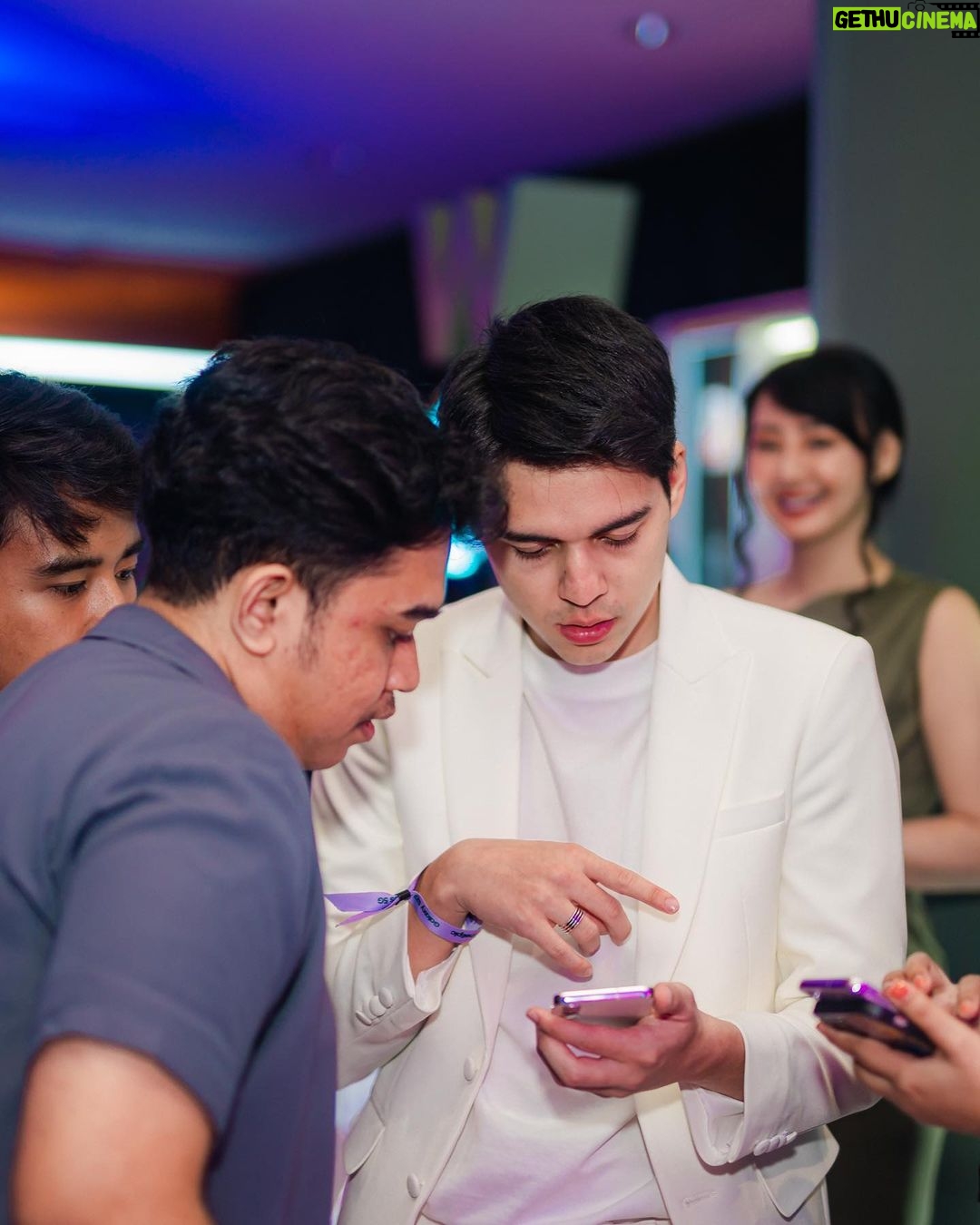 Maxime Bouttier Instagram - Here are some shots of the Samsung S23 ‘s Launching! • Big thanks to @wanda_haraa for dressing me up #wandaharaaproject 📸 @snap.nuel Jakarta, Indonesia