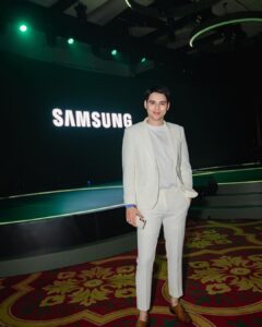 Maxime Bouttier Instagram - Here are some shots of the Samsung S23 ‘s Launching! • Big thanks to @wanda_haraa for dressing me up #wandaharaaproject 📸 @snap.nuel Jakarta, Indonesia