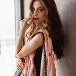 Maya Ali Instagram - Saira Rizwan Unstitched Luxury Lawn 24… Pre booking starts online 15th March at 9pm (PST) @sairarizwan_official @shahbazshaziofficial @hairbyawais @zeeshu_mua @zahrasarfraz @nabila_salon #sairarizwan #lawn2024 #sairarizwanlawn
