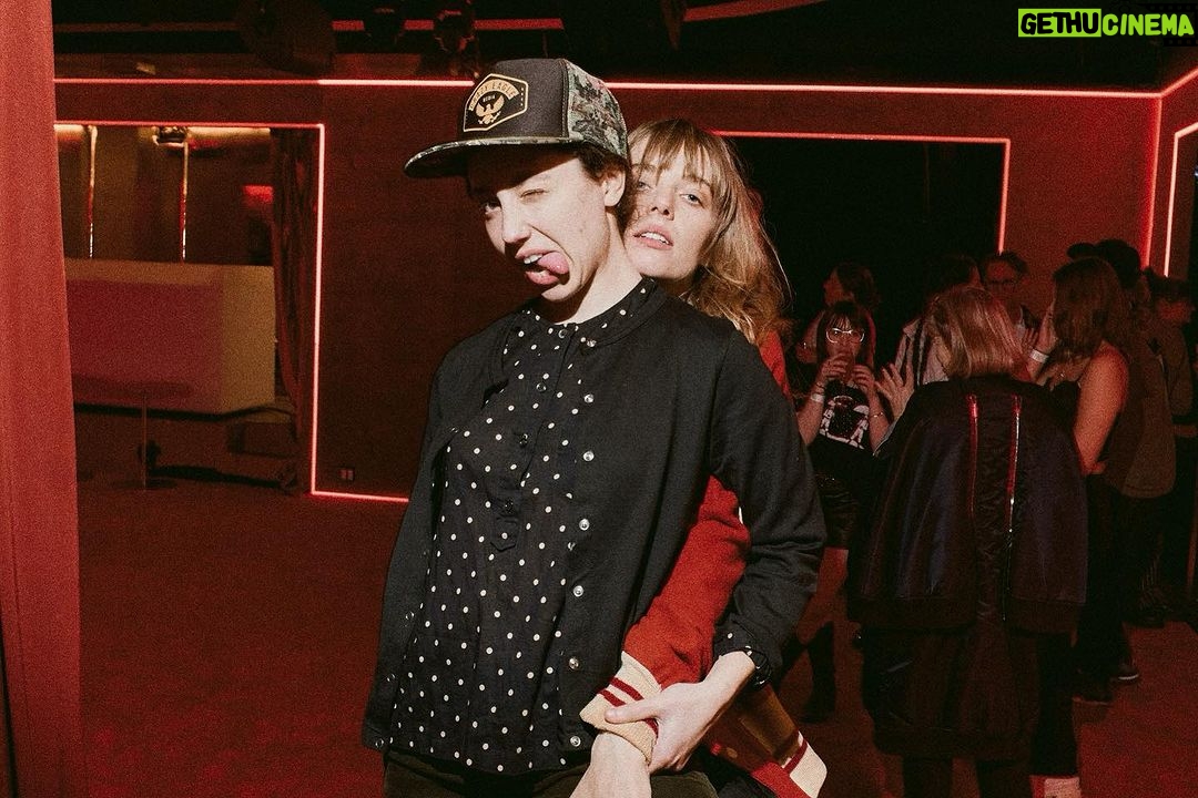 Maya Hawke Instagram - Went to a dance club and blasted Dan Reeder to celebrate all the wonderful work that went into making last night and this record possible. Thank you @jimmyfallon @monsqueeze @sgtdoyle @momandpopmusic @christianleehutson @benjaminlazardavis @gravywill @mmeadows4u @ectoderm88 @fionaagger @bridgetkearneymusic @heyjonlow @theorielco @jessicadimento @gretchen_bates @jwuntitled @lindseyhartman And so many more Photos @emiliomadrid Thank you @silencionyc