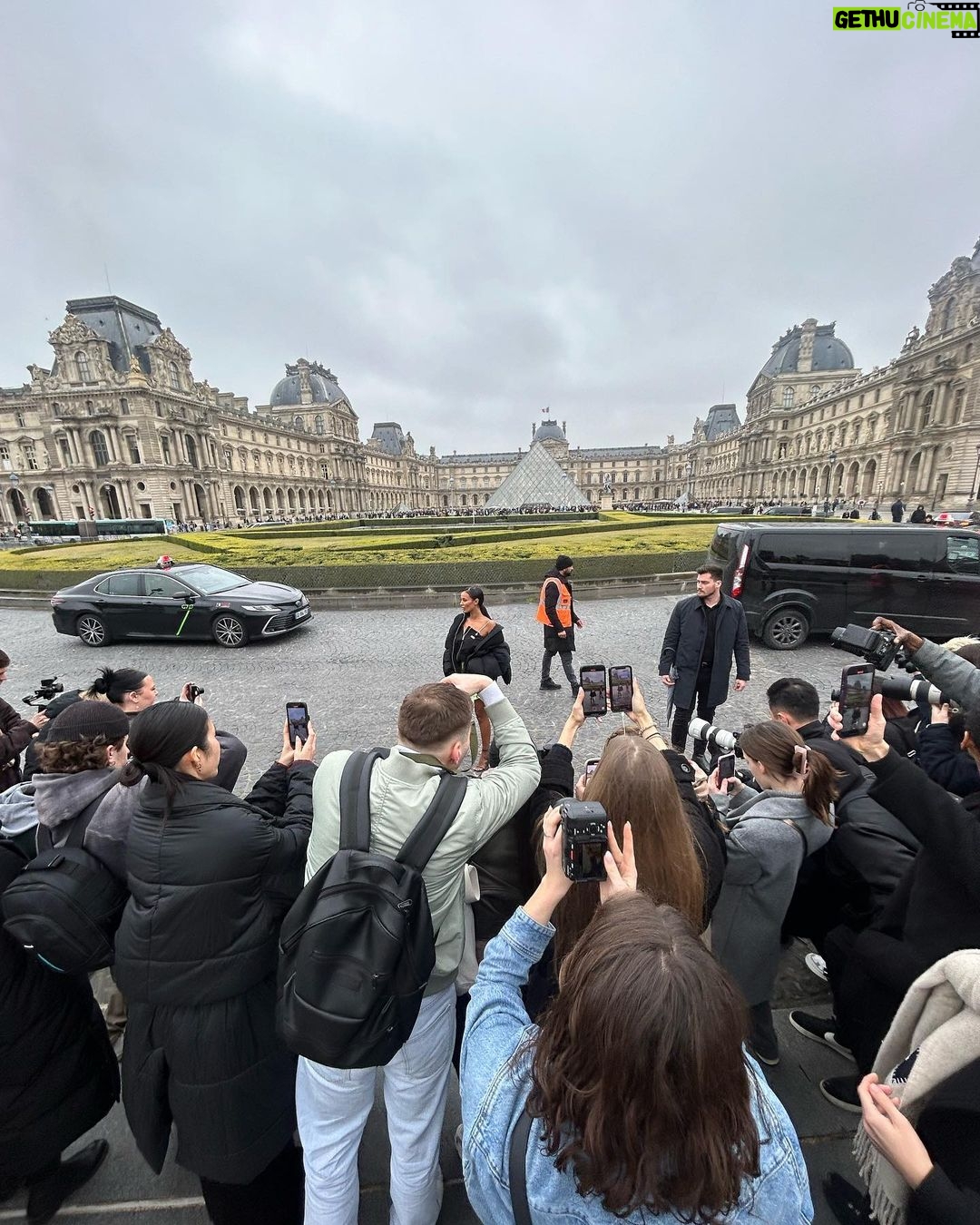 Maya Jama Instagram - 24hrs in Paris OffWhite to Rabanne 🤌🏽 Paris, France