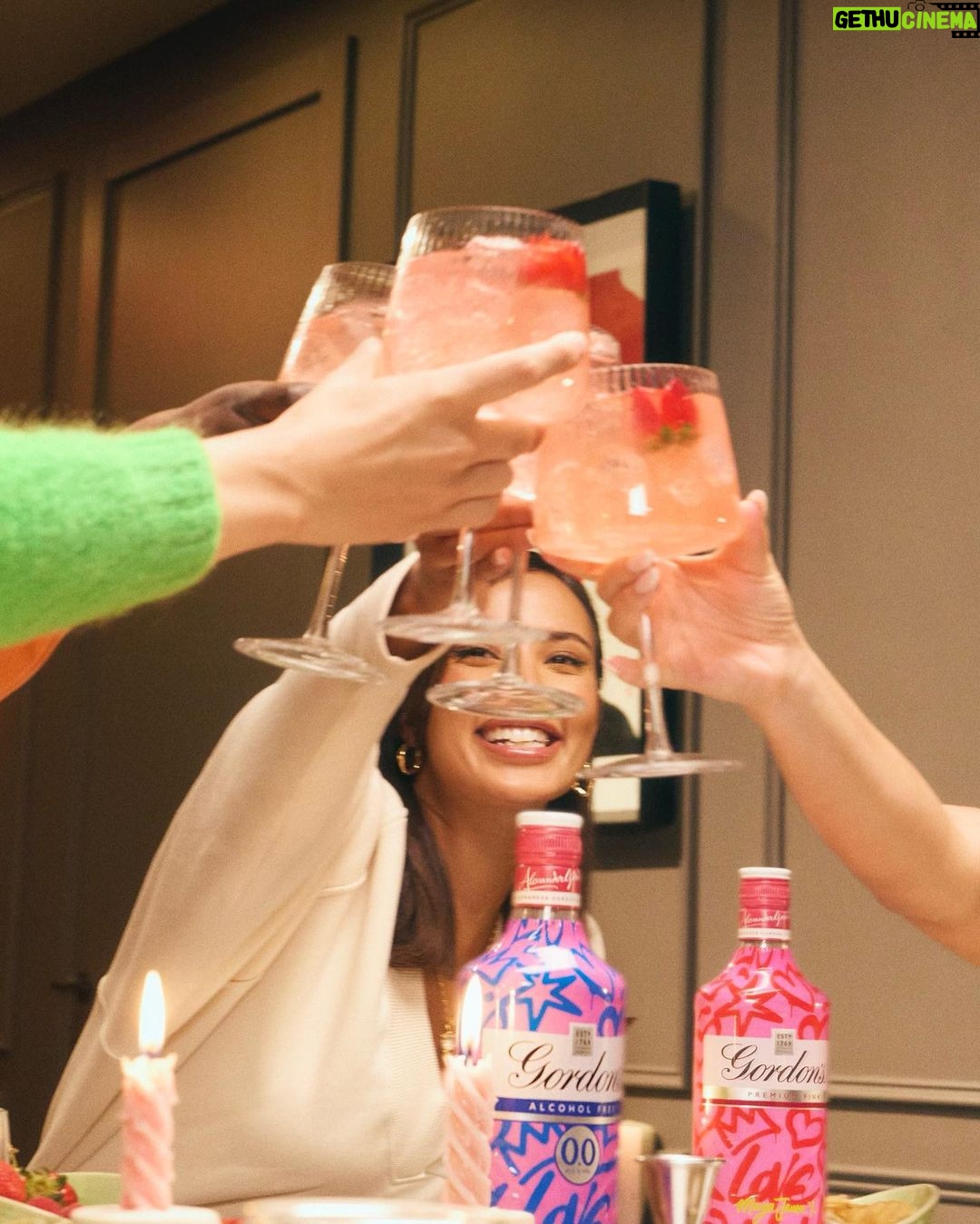 Maya Jama Instagram - In my bottle design bag š¤©š¤š½ Well excited to reveal my new @gordonsginuk Premium Pink bottle designs inspired by amazing friends š wholesome. My favourite memories are when weāre together having a chilled one catching up over cocktails so it was so cute getting some of my closest involved in what Iām doing with #ClinkwithPink š¹treated everyone to my Gordonās Pink Palomas š«¶. My limited edition bottles are available NOW from supermarkets around the UK š±but for a limited time only, so donāt miss out. Thereās also an alcohol free version ! Tag mee when you get a bottle š„° For the facts Drinkaware.co.uk. #Over18sonly #pleasedrinkresponsibly #ad