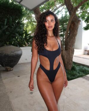 Maya Jama Instagram - Everything’s better in the sunshine