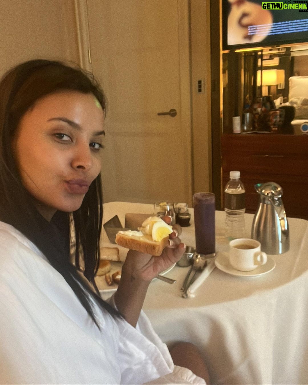 Maya Jama Instagram - The selfies I’ve taken recently - because unless you watch my stories, my page reflects someone who’s together enough to wash their face before bed & that’s just not the reality right now x