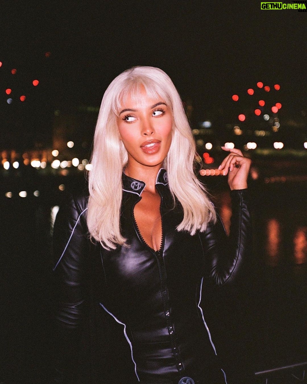 Maya Jama Instagram - Another year another amazing night ❤️👻 love to everyone who came and made such an effort with their costumes! All the incredible djs and @dela.studio killed it ❤️ had the best time. Thanks to @gordonsginuk for the loveellly drinks. #AD #pleasedrinkresponsibly #over18sonly For the facts visit drinkaware.co.uk