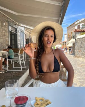 Maya Jama Instagram - 🇬🇷