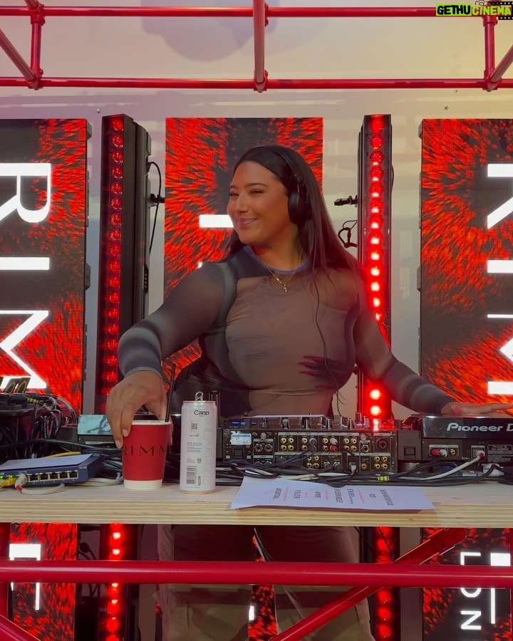 Maya Jama Instagram - Celebration everytime we link up @rimmellondonuki 💅🏽