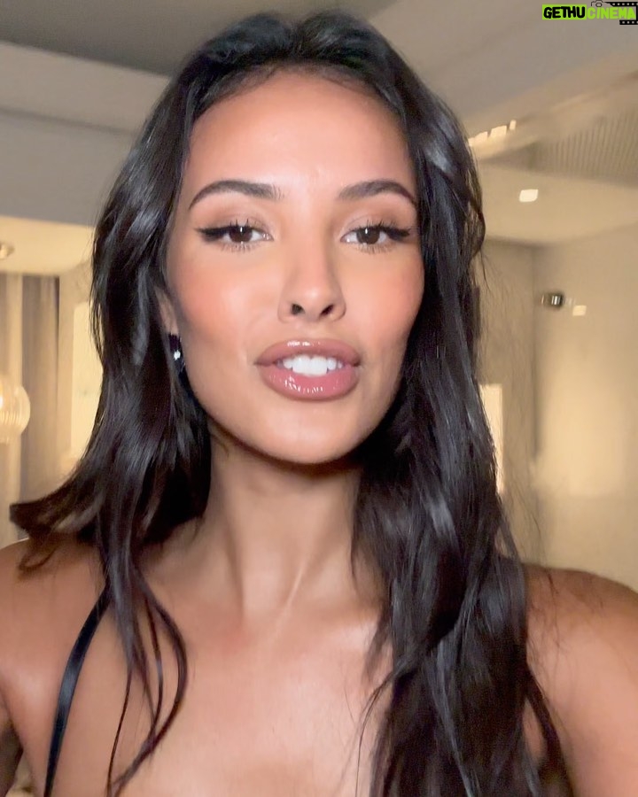 Maya Jama Instagram - SCREAMING! š So excited to announce that I am the new global brand ambassador for @rimmellondonuki I grew up with this brand and have dreamed about saying the iconic ālondon lookā line on tv one day and now itās happening I donāt even have the words, following in the footsteps of Kate Moss, Adwoa and more doesnāt even make sense in my mind but I am honoured. 16 year old me who moved to London from Bristol with a bag of dreams would not have believed you if you said 12 years later I would be a part of such a legendary London staple, London is my homeee and now you can catch me living the London Look šā¤ļø#RimmelLondon #LivetheLondonLook #ad