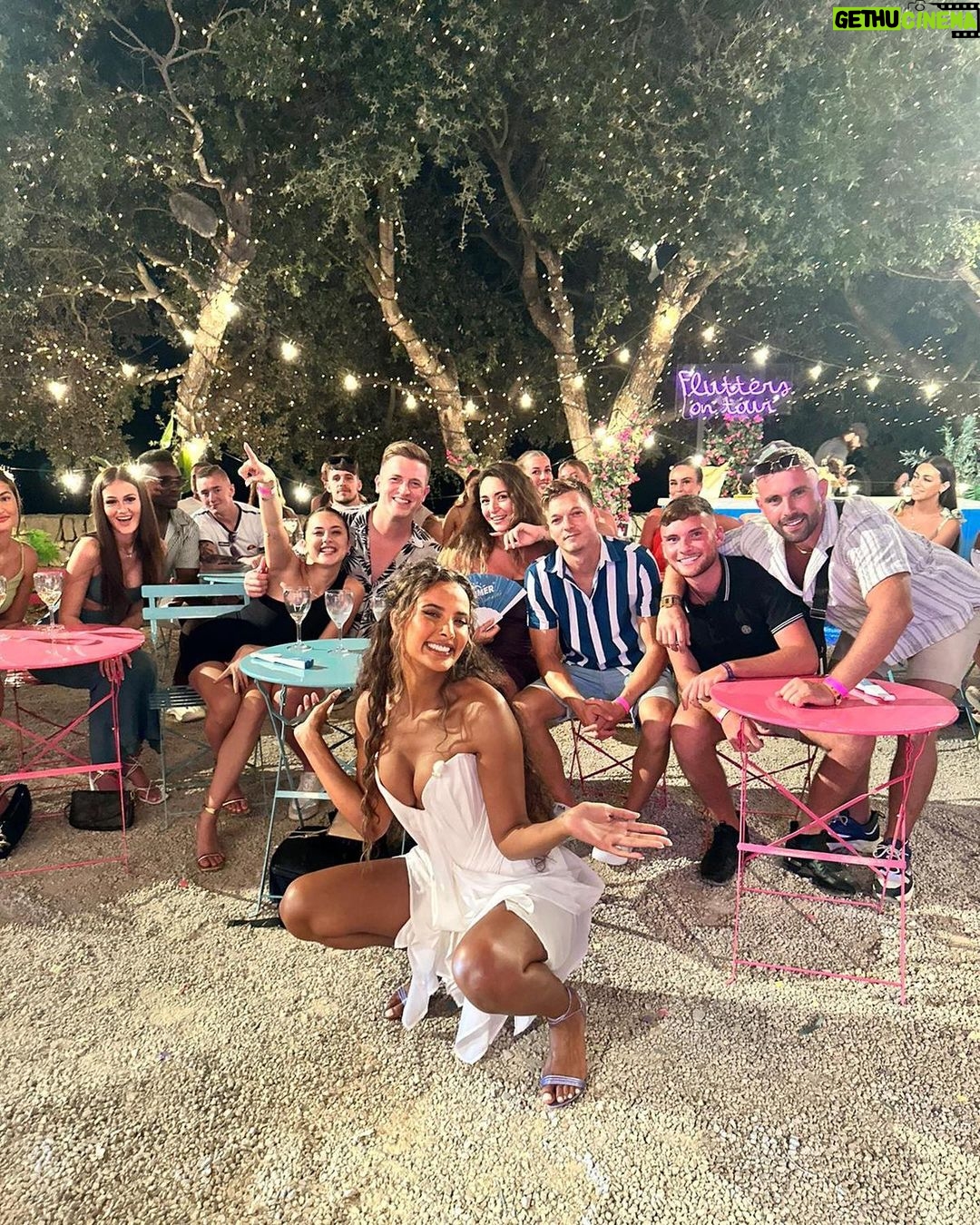 Maya Jama Instagram - Last love island moments before the Live final tonight 🥹❤️ I have loved this series so much!!