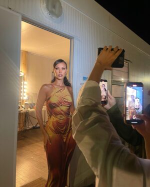 Maya Jama Instagram - Popping back in the villa tonight..