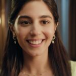 Mayan ElSayed Instagram - في حاجات كتير ممكن تحصل في يومك، مهما حصل خليكي منورة مع غارنييه Whatever happens in your day, stay glowing with Garnier 💚 @GarnierEgypt #skincare #skincareglowing #vitaminc #Serum_VitaminC #Serum_Garnier #menawara_ma3_Garnier #سيروم_الوجه #منورة_مع_غارنييه #سيروم_فيتامين_سي #سيروم_غارنييه