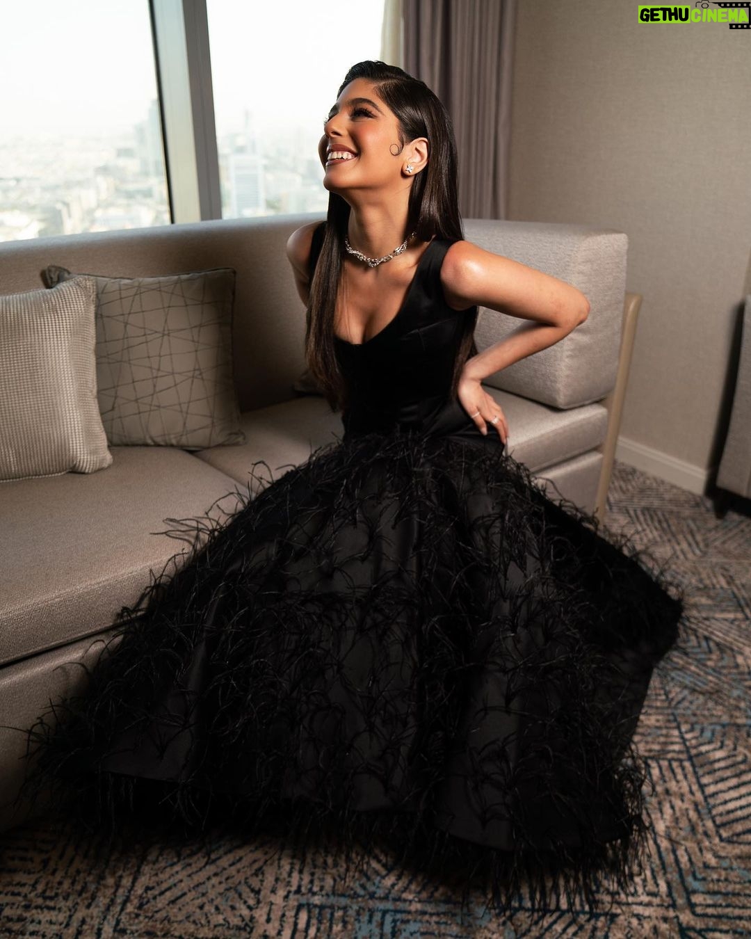 Mayan ElSayed Instagram - Joy Awards 2023✨ So thankful for the amazing team behind my look💎 You guys made me feel so confident♥️ Styled by @yasminekenawi Dress @ramikadi Jewels @tiffanyandco Makeup @manargamilmakeupartist Hair @zam_zo12 PS: this is my favorite look of mine so far🥰 Thank you for the beautiful pictures @1da7m 🌹 Riyadh, Saudi Arabia