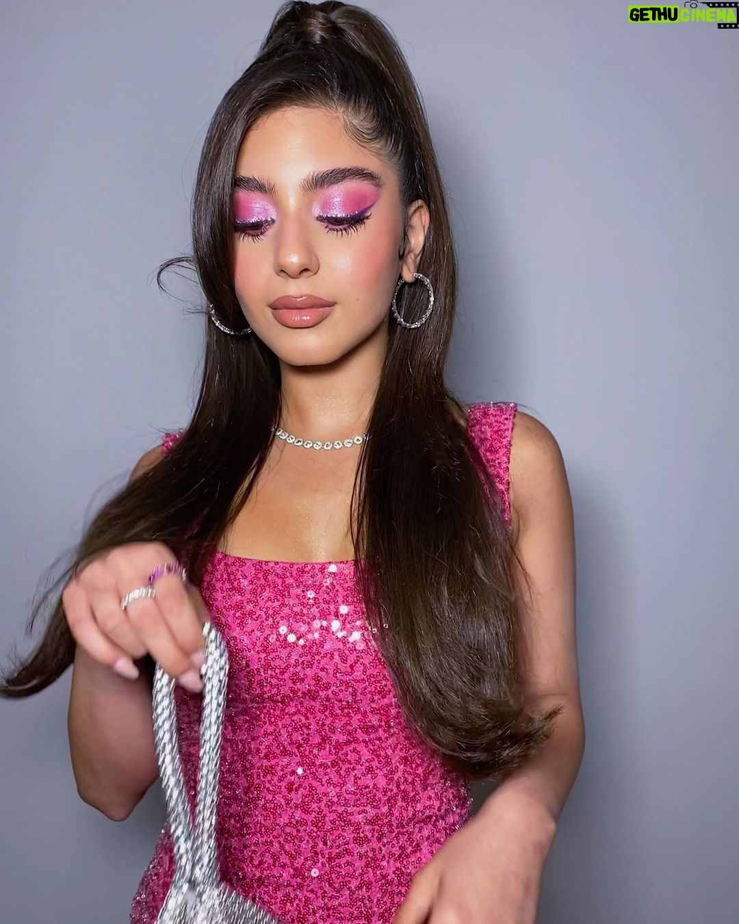 Mayan ElSayed - 302K Likes - 25, blessed, grateful, happy, and full of love💗✨
Stylist: @yasminekenawi
Stylist Assistant: @faridahammouda
Dress: @nadinemerabi
Jewelry: @swarovski
Makeup: @makeupmariamfaroukk_
Hair: @silviahairstyling
Thank you for everything🤗 @tony_events you’re the best!