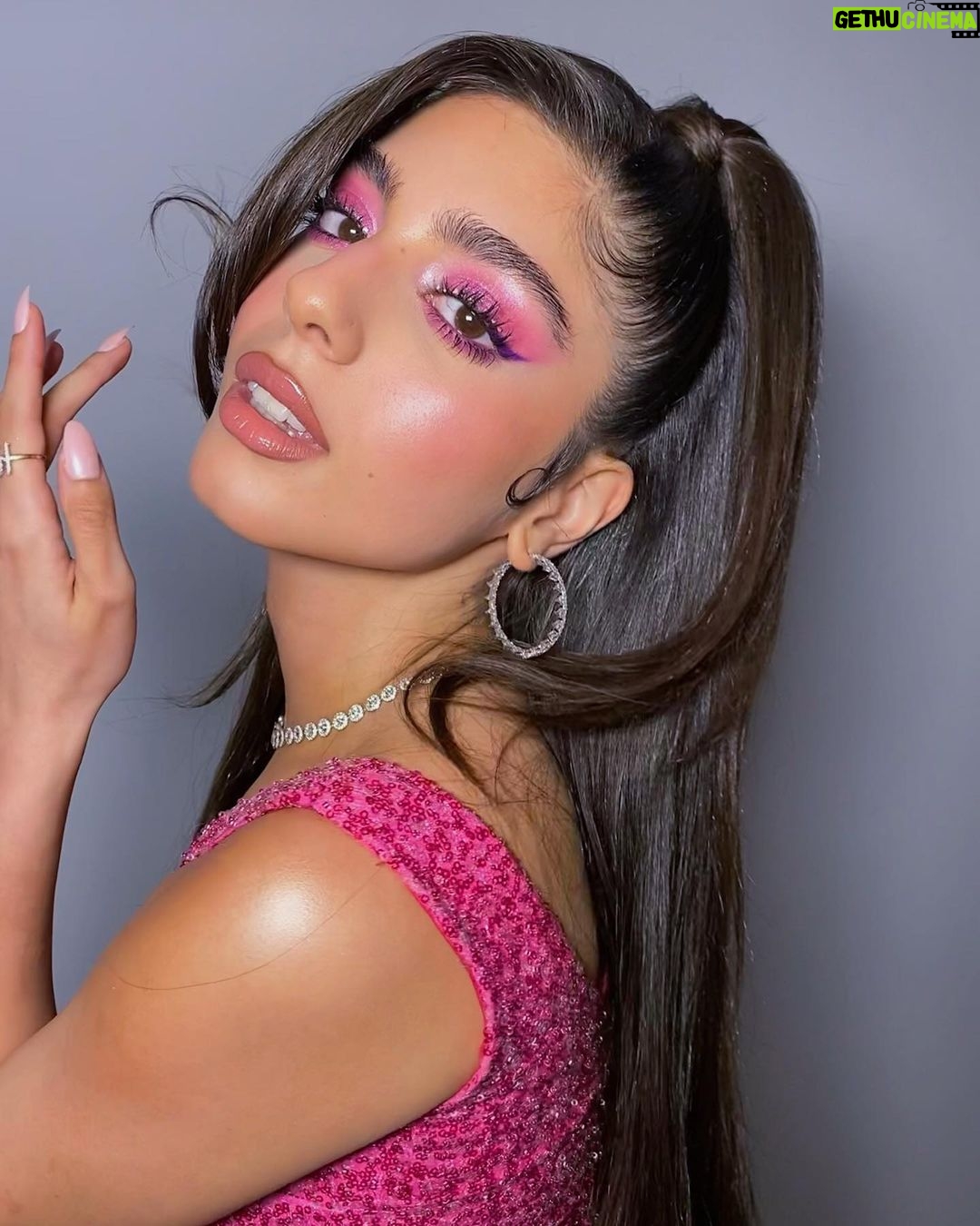 Mayan ElSayed - 302K Likes - 25, blessed, grateful, happy, and full of love💗✨
Stylist: @yasminekenawi
Stylist Assistant: @faridahammouda
Dress: @nadinemerabi
Jewelry: @swarovski
Makeup: @makeupmariamfaroukk_
Hair: @silviahairstyling
Thank you for everything🤗 @tony_events you’re the best!