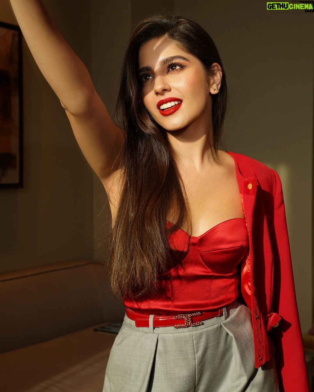 Mayan ElSayed - 290.2K Likes - She’s a cherry on top🍒
Stylist: @yasminekenawi
Outfit: @elisabettafranchi @krisma_me
Makeup: @shymaa_makeup
Hair: @hairstyle_monnahh11
Photographer: @abeerahmadph