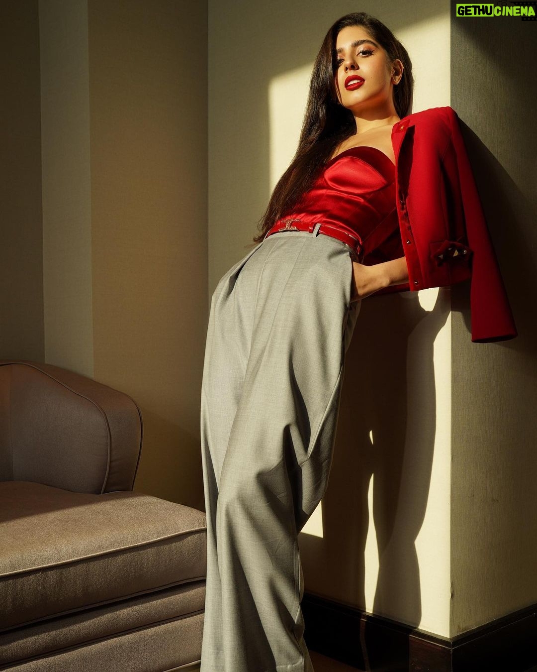 Mayan ElSayed - 290.2K Likes - She’s a cherry on top🍒
Stylist: @yasminekenawi
Outfit: @elisabettafranchi @krisma_me
Makeup: @shymaa_makeup
Hair: @hairstyle_monnahh11
Photographer: @abeerahmadph