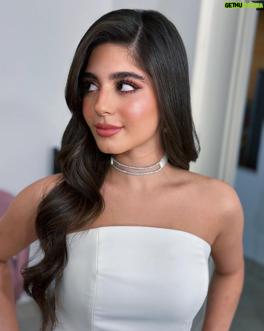 Mayan ElSayed - 287.5K Likes - For the love of white🤍
It’s Lily’s favorite color too👰🏻♀️
اطلالتي من العرض الخاص لفيلم #هاشتاج_جوزني
قولولي هتتفرجوا عليه امتي؟🤩
Stylist: @yasminekenawi
Outfit: @nadinemerabi
Jewelry: @noorashamsijewellery
Jewelry Curation: @ajourconsultancy
Makeup: @makeupmariamfaroukk_
Hairstylist: @silviahairstyling