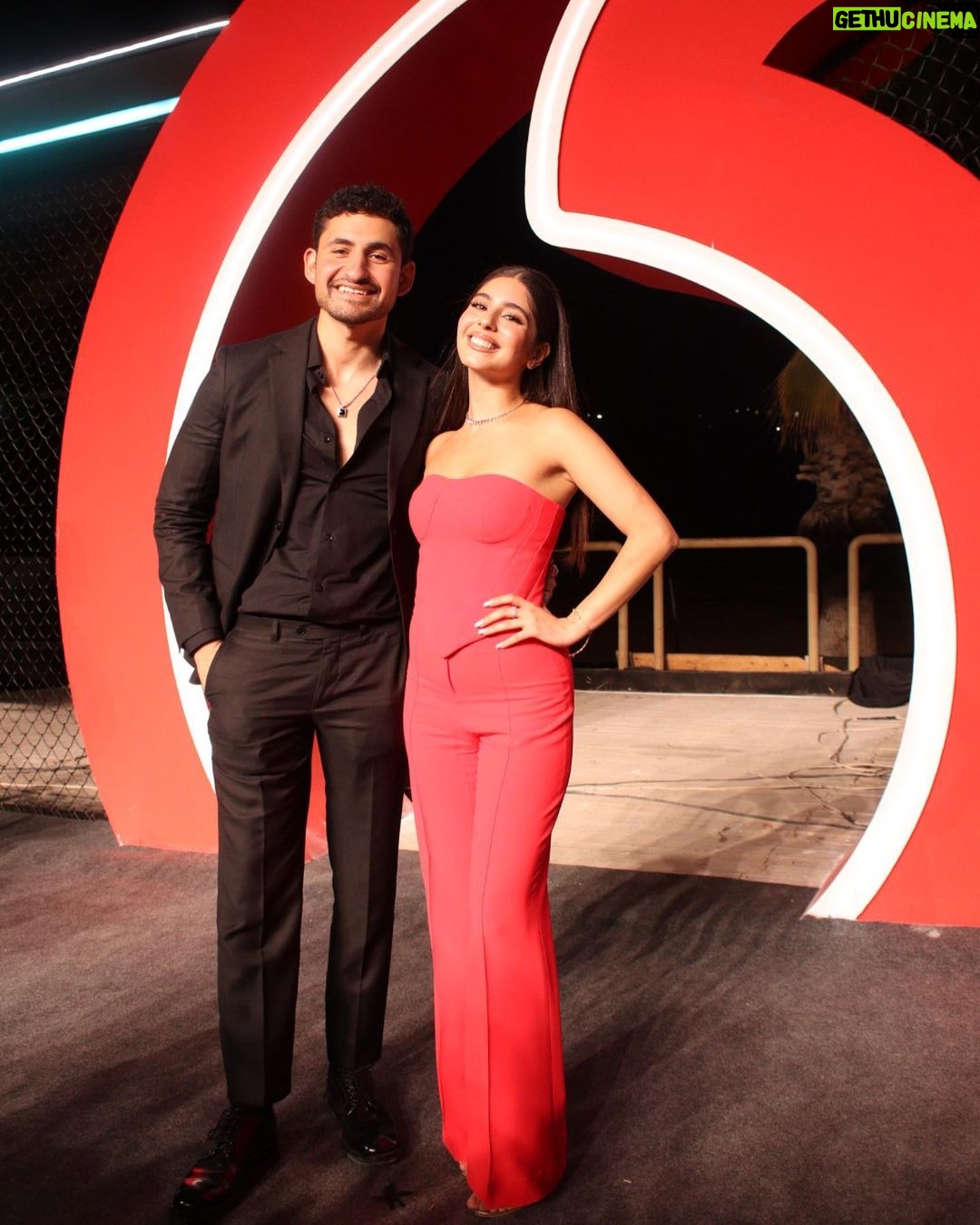 Mayan ElSayed - 288.9K Likes - From @shahid.vod x @vodafoneegypt event♥️
Makeup by @makeupmariamfaroukk_ 🌹
Hair by @mahmuod_abady_ at @minakhamis 🌹
Jewelry @siranjewelry 🌹
📸 @norayoussef_photography 🌹