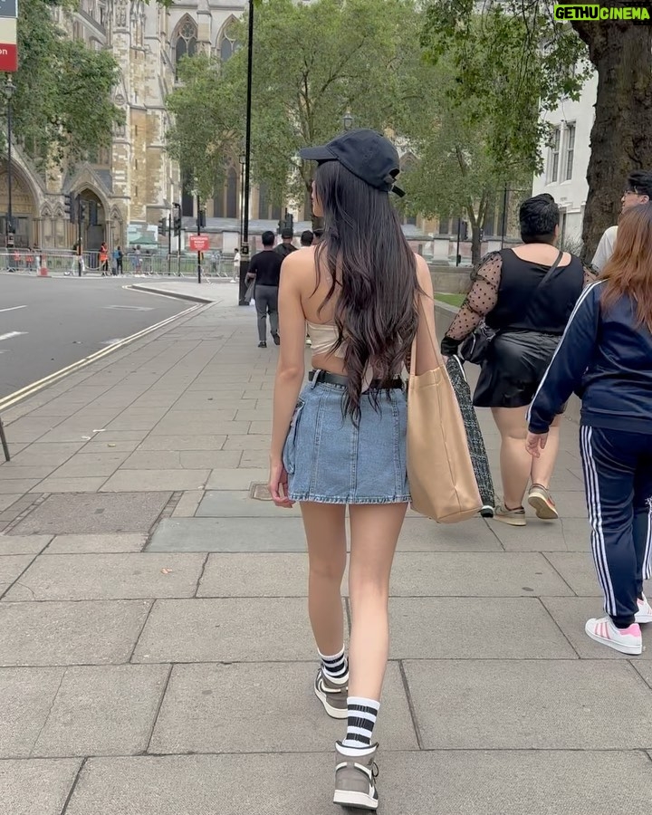 Maymay Entrata Instagram - Sharing you MAYloves my latest best clips, yung huli po ang pinaka favorite ko, know that everything is possible with Him. Happy 7th Anniversary po saatin 🥹🤍
