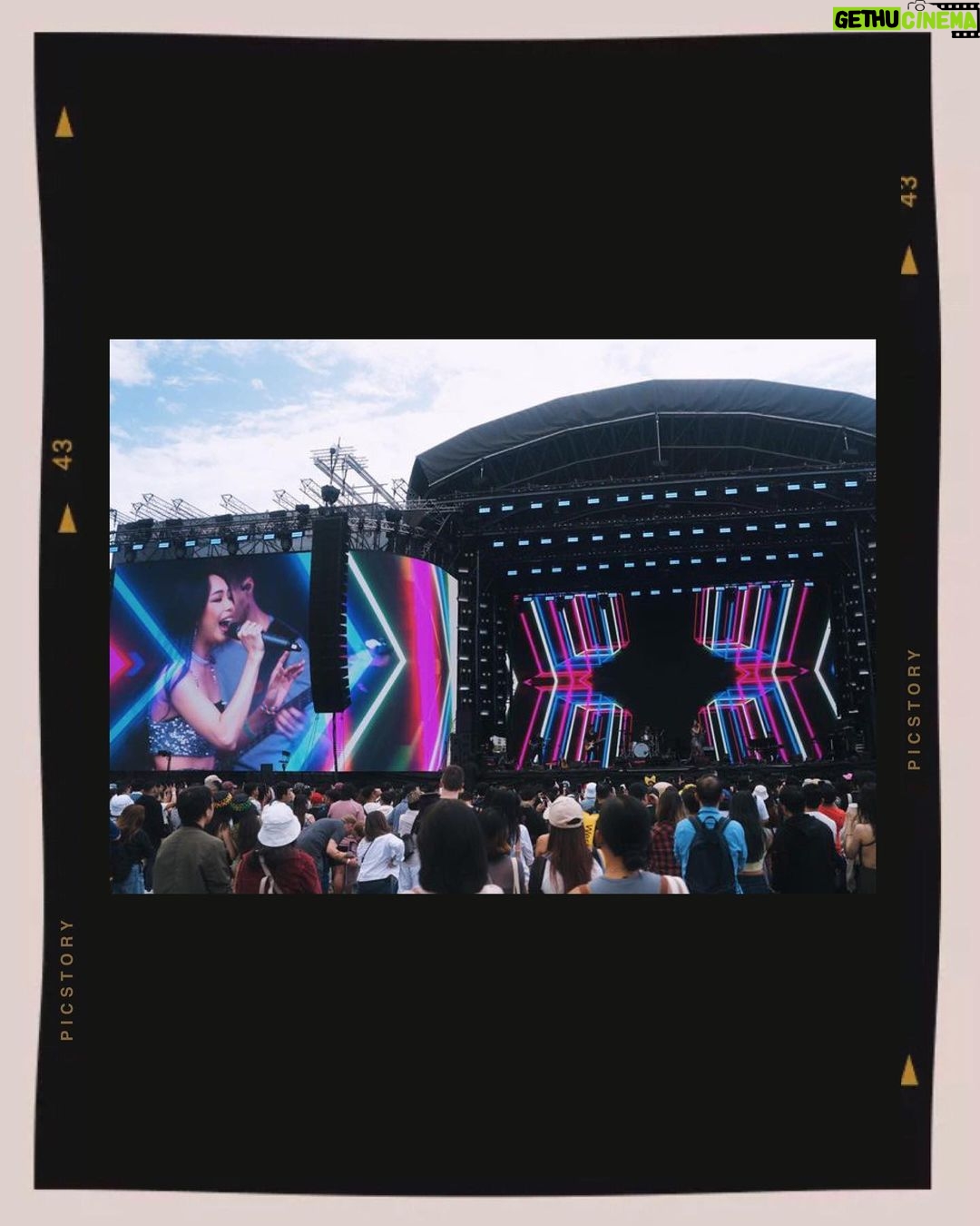 Maymay Entrata Instagram - My first ever 1MX experience.. I never thought I’ll be part of this event po talaga.. i wasn’t born na kumakanta na.. but 2 yrs ago dahil sa “amakabogera” I challenged myself to learn how to sing.. it wasn’t an easy journey kasi i started from scratch po.. piyok doon, piyok dito, kulang nalang kaboses ko na po si squeaky duck 😂 I had many doubts and felt like giving up, but God gave me the confidence to keep going and focus on my craft, allowing me to grow as an artist. Hindi man perpekto, pero I am grateful kasi alam ko I am a work in progress at patuloy akong matuto upang maibigay ang best ko para sa mga taong naniniwala sa akin. For those who want to develop their skills and talent, never give up. Patuloy niyong buksan ang inyong sarili para matuto at maging magaling sa mga bagay na gusto nyong gawin. Thank you, @1mxmusicfest for the experience and the opportunity to discover what I can do best. Also thank you 1MX london kapamilya, See you 1MX australia. 🤍