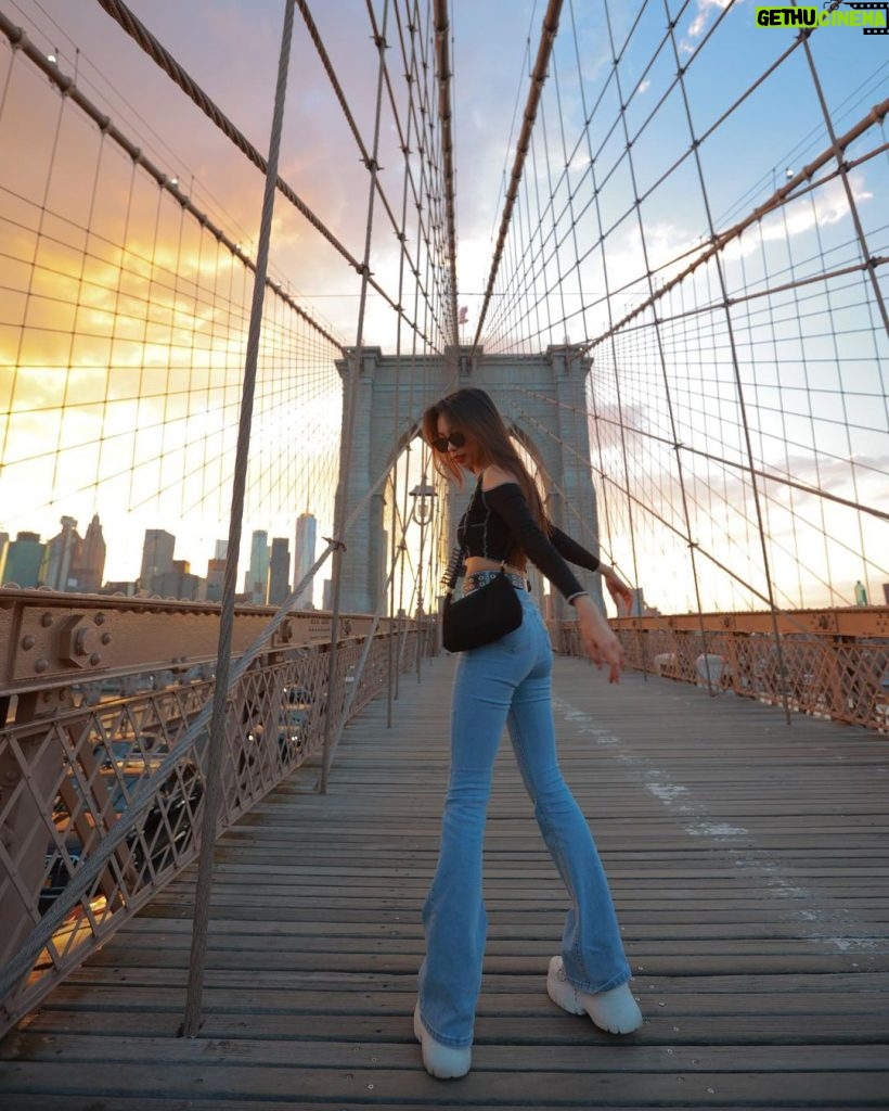 Maymay Entrata Instagram - Brooklyn Bridge Series ♥ #StarMagic30BeyondtheStars #Surreal🥹