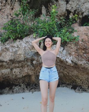 Maymay Entrata Instagram - 26✨

Maraming salamat sa lahat ng bumati & wishes nyo po sa isa sa pinaka importanteng araw ng buhay ko. Wish ko lang naman ay kung san man ako dalhin ng pangarap ko nawa’y kasama ko kayo sa lahat ng tagumpay na makakamtan natin. Nawa’y laging mangingibabaw ang pagmamahal ng bawat isa. Mahal ko kayo 🤍