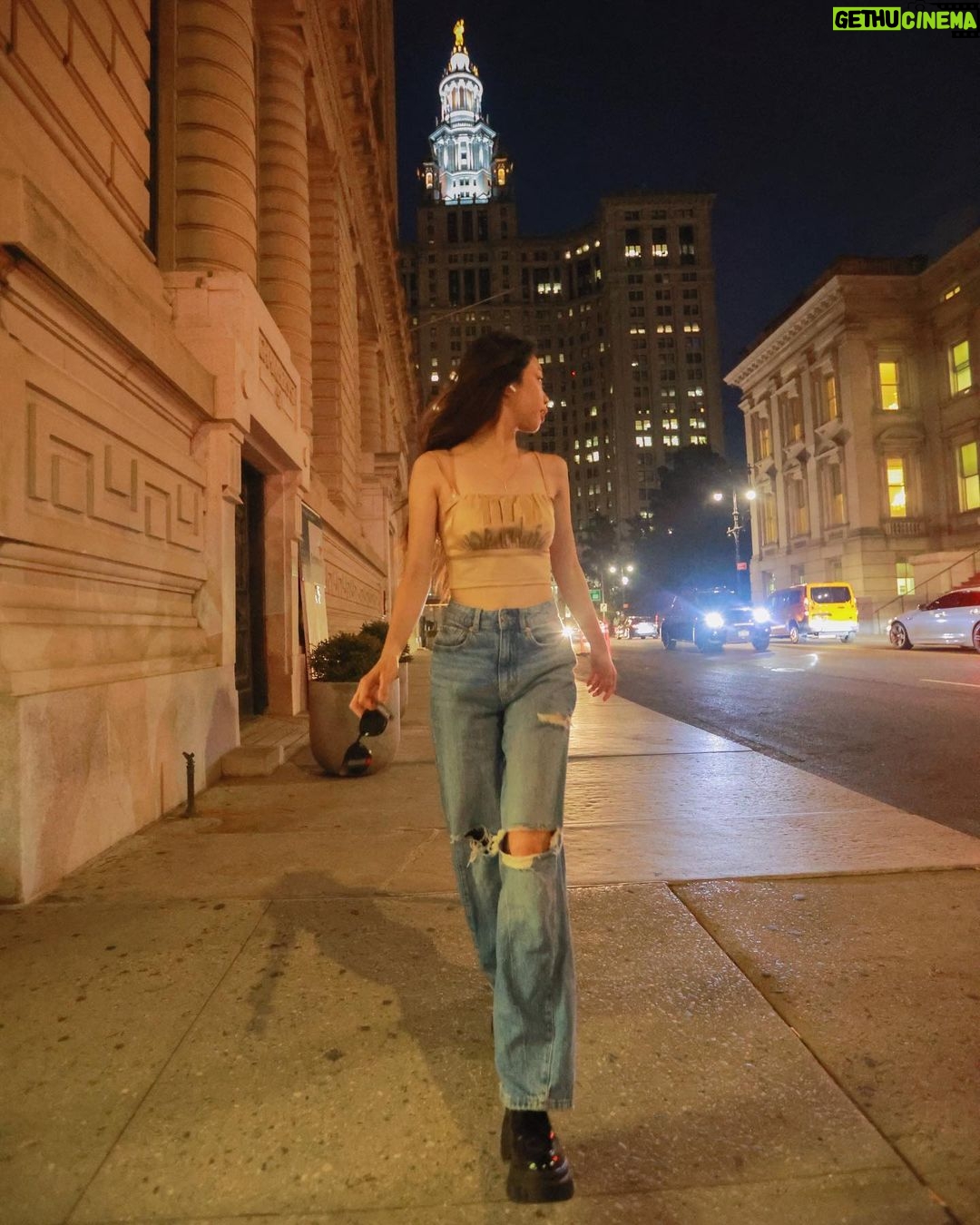 Maymay Entrata Instagram - Lost in the City series 🌃😝